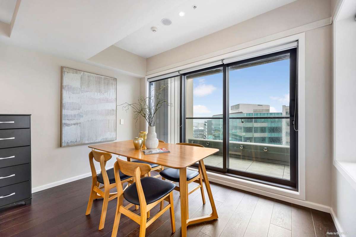 808/47 Beach Road_3