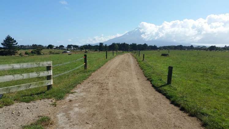 2369 Eltham Road Opunake_11