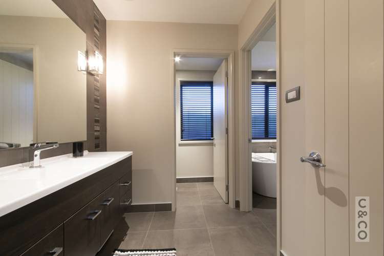 9 Jelas Drive Riverhead_23