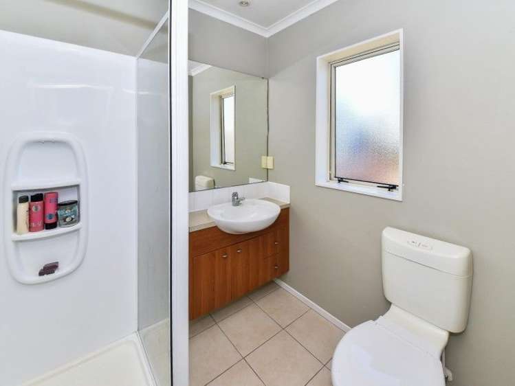 12 Belfry Place Wattle Downs_8