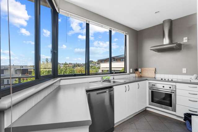 2f/5 Furneaux Way Remuera_2