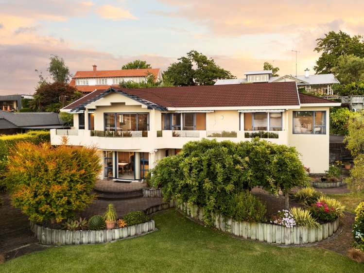 76 Lake Crescent Hamilton Lake_30