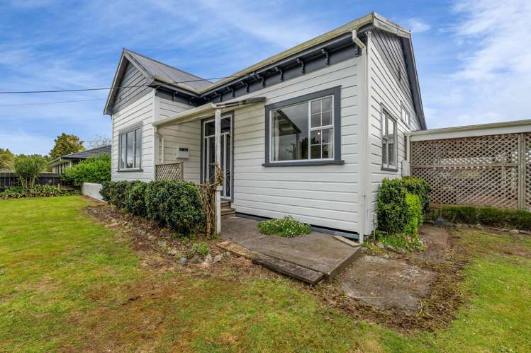 18 Pembroke Road Stratford_30