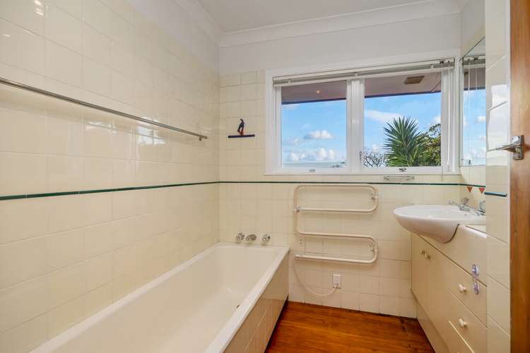 4 Caughey Place Mount Albert_13