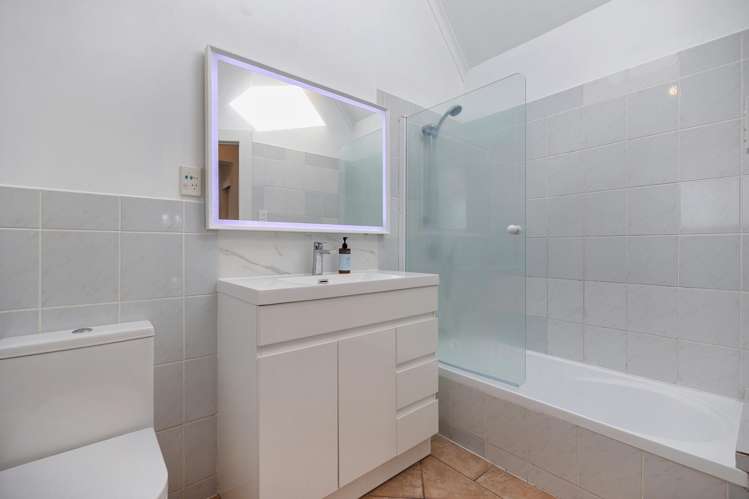 88 Richardson Road Mount Albert_14