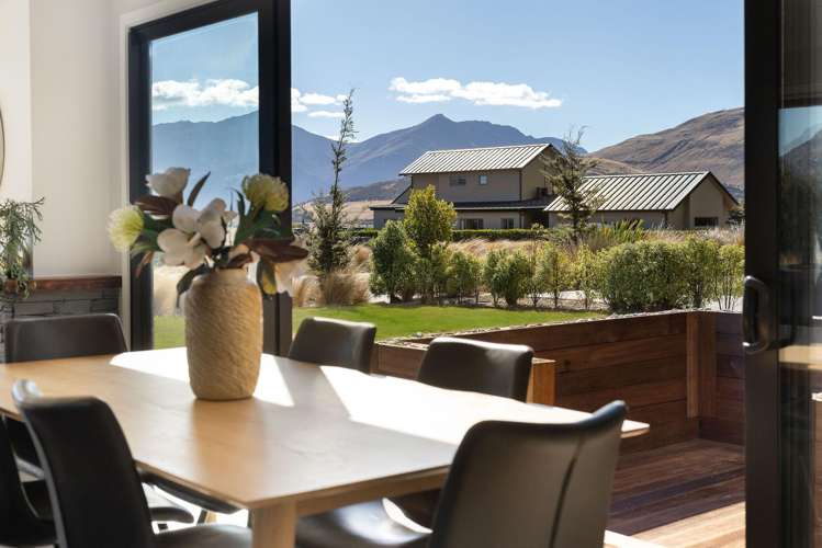 19 Glenfiddich Road Jacks Point_6