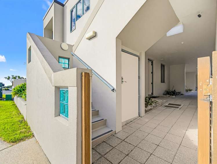 2/5 West End Road_5