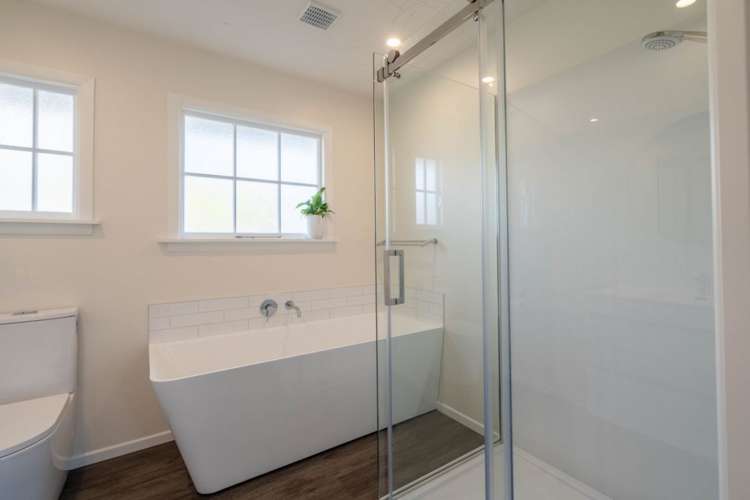 8 Denise Crescent Hornby_15