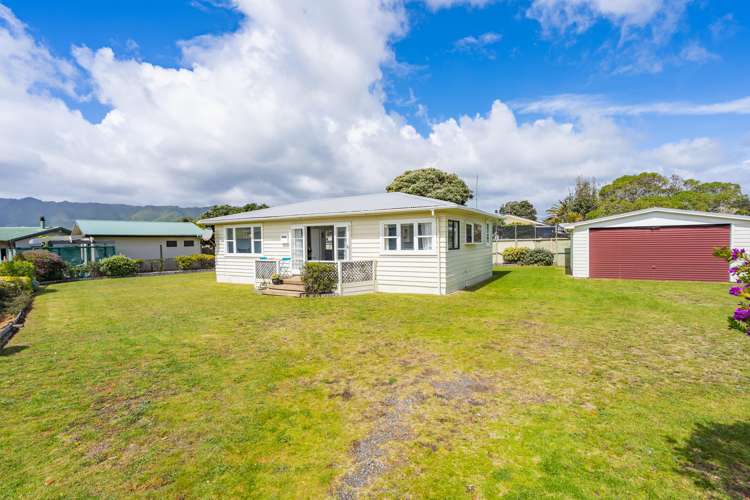 11 Adrian Grove Waikanae Beach_2