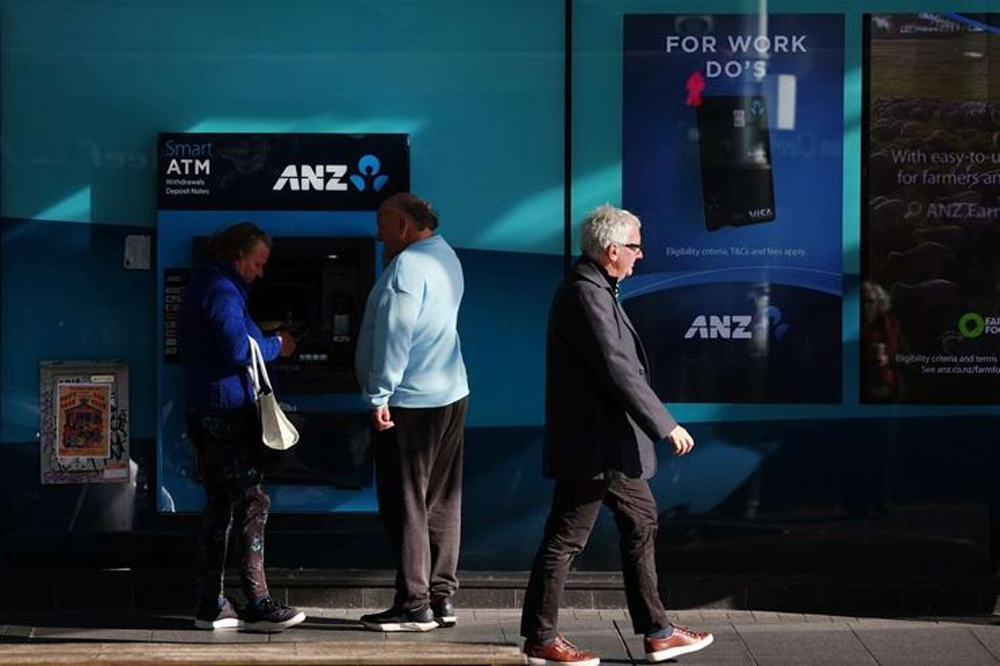 ANZ slashes its one-year mortgage rate to 5.59% - but keeps it quiet