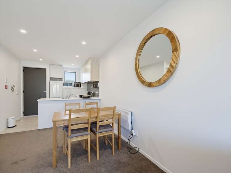 6/17 Link Crescent Stanmore Bay_7