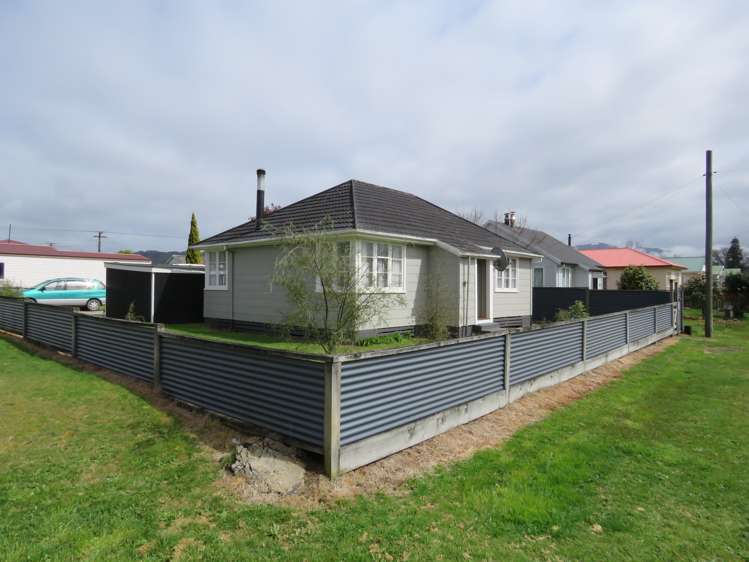 42 Main Street Reefton_14