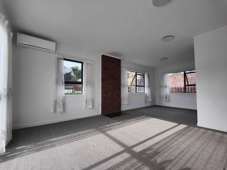 6 Hoylake Place Wattle Downs_3