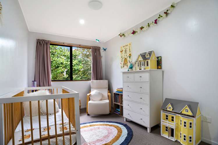 2/219 Glenfield Road Hillcrest_14