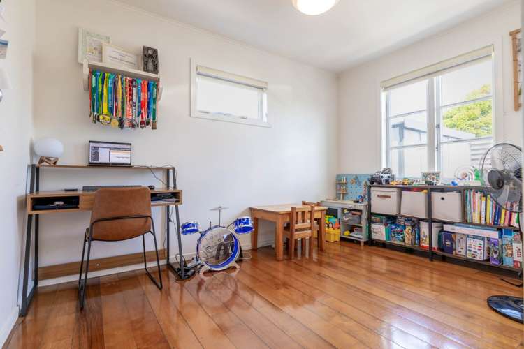 23 Ropata Avenue Point England_10