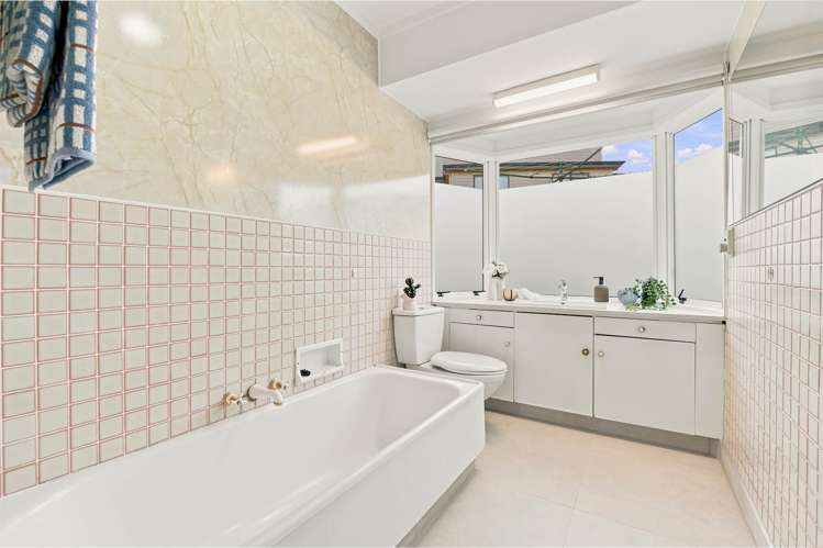 33 Hatherlow Street Glenfield_13