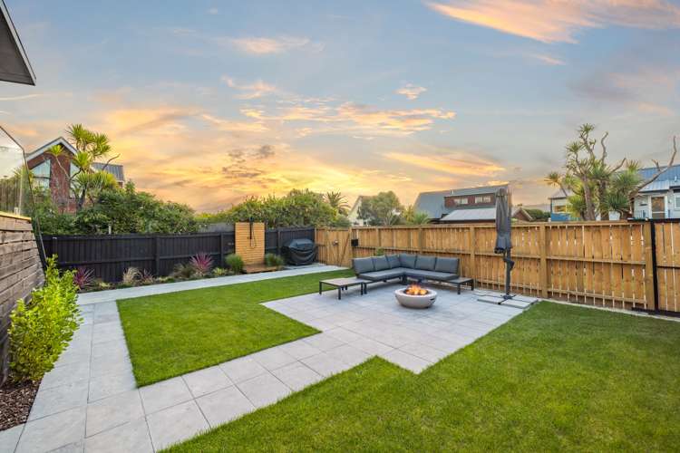 2/2 Mermaid Place Southshore_17