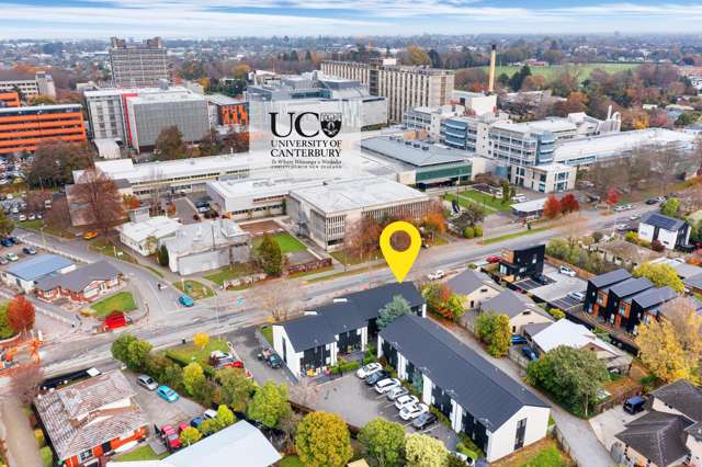 Prime 6-Bed Investment Opposite University