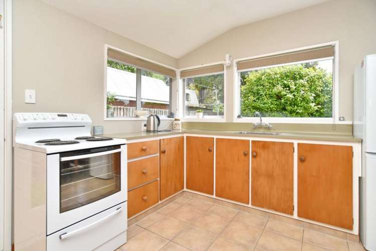 1/5 Hythe Lane Saint Martins_9