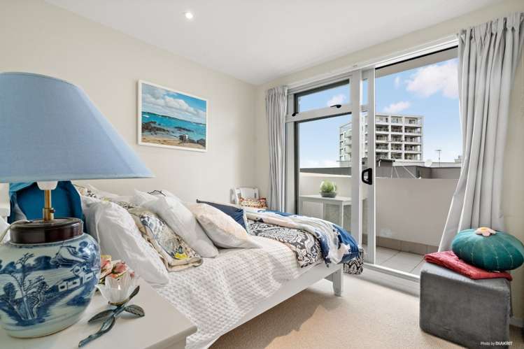 7G/32 EDEN CRESCENT City Centre_5