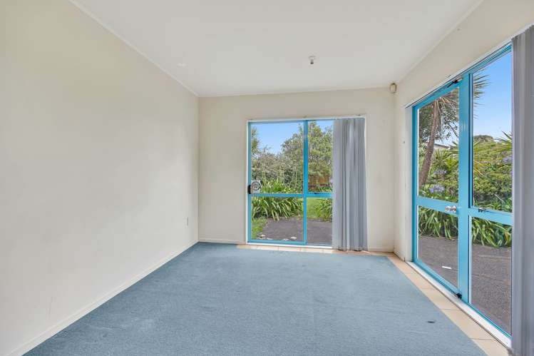 9 Hurstbourn Priors Goodwood Heights_18