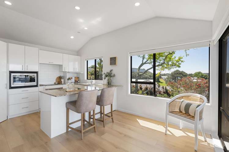 19 Sunrise Avenue Murrays Bay_9