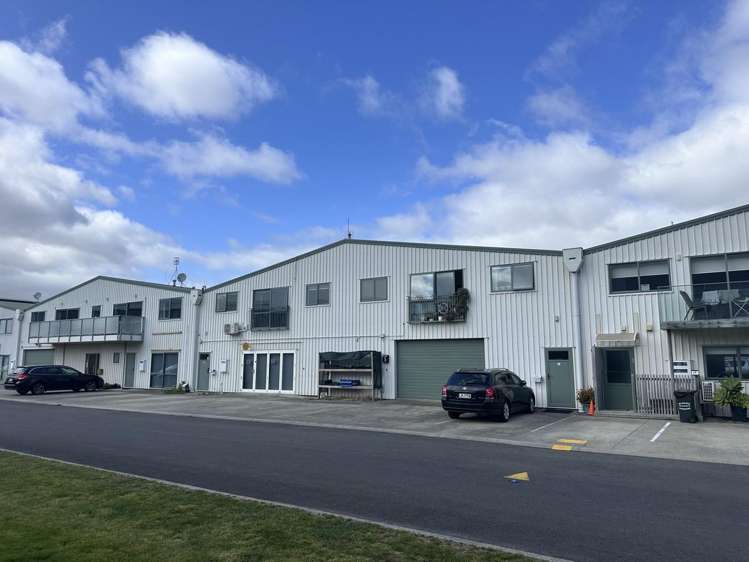 5 De Havilland Way_0