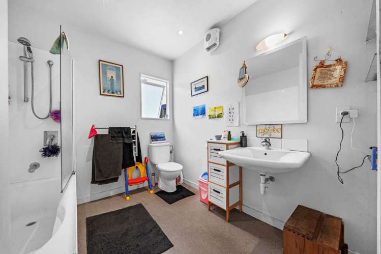 274 Royal Road Massey_18