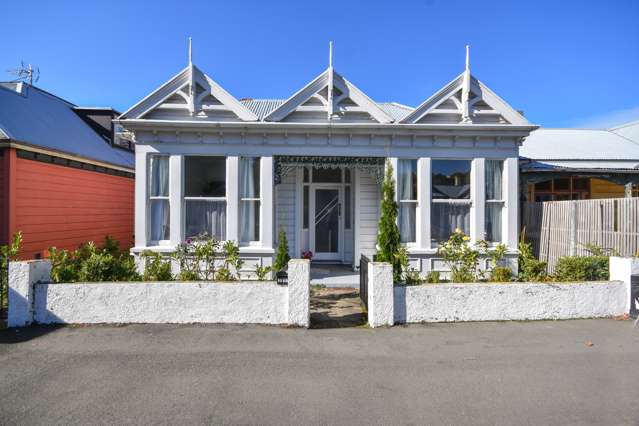 Student Flat available 2027