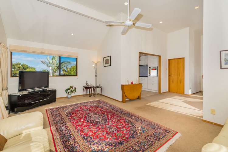 2/21 Seaview Avenue Northcote_8