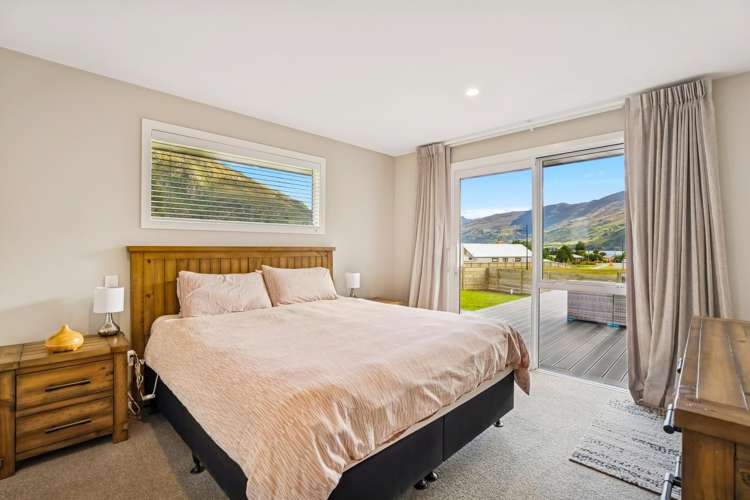 8 Lakefield Close Kingston_14