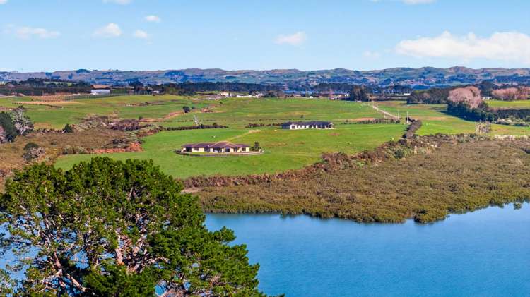 251, 256, 265 Glenbrook Beach Road Glenbrook_7