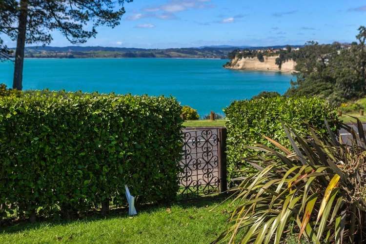 60 Marine Parade Mellons Bay_18