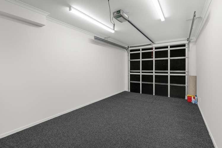 15A Rowe Parade Wainuiomata_15