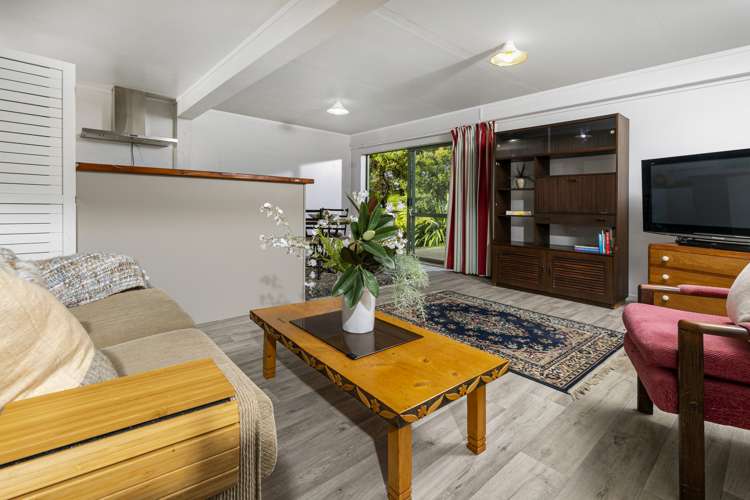 121 Elmore Road Paremoremo_5