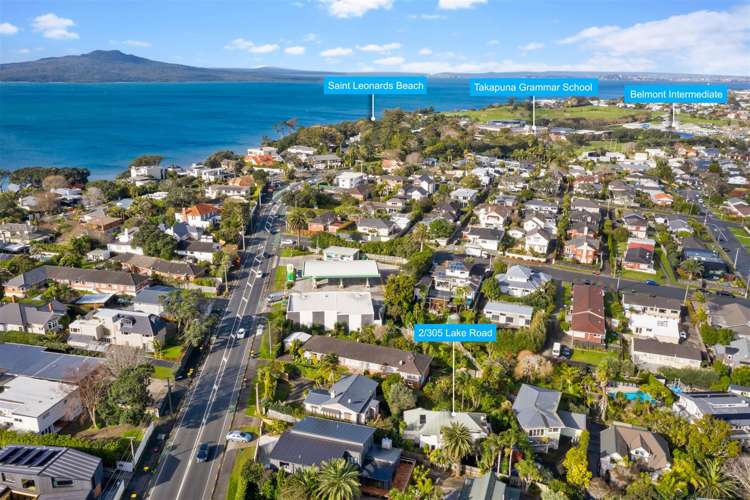 2/305 Lake Road Hauraki_17