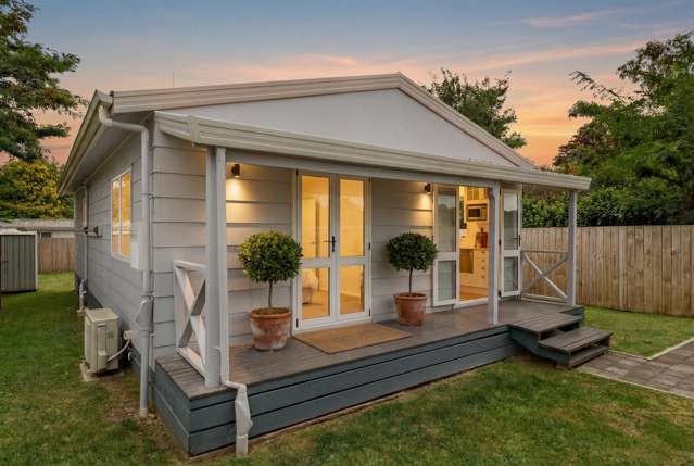 Price Reduction - Vendor Wants SOLD!