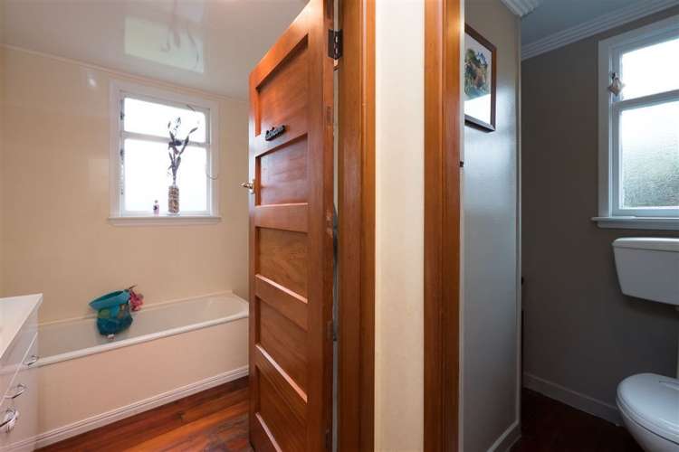2 Collins Street Hawera_11