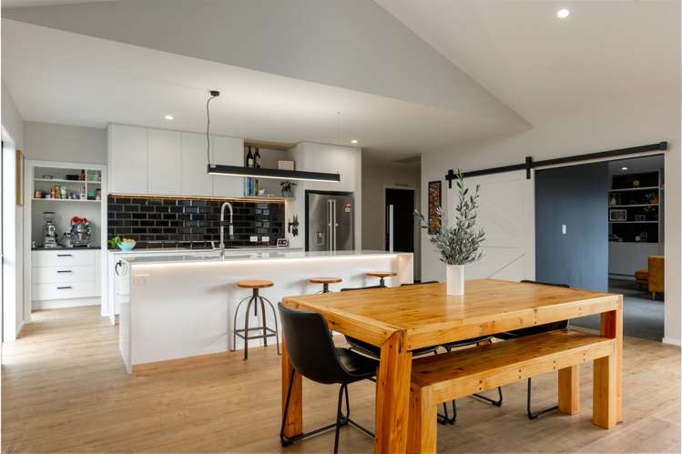 24 Catalina Crescent Burleigh_11