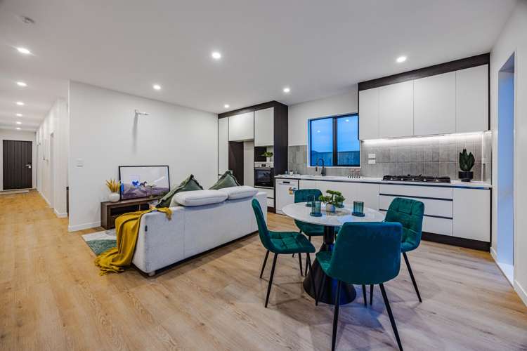 6 & 8 Ihi Place Karaka_9