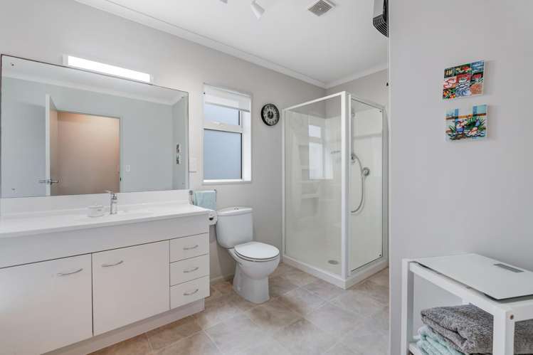33A Centreway Road Orewa_15
