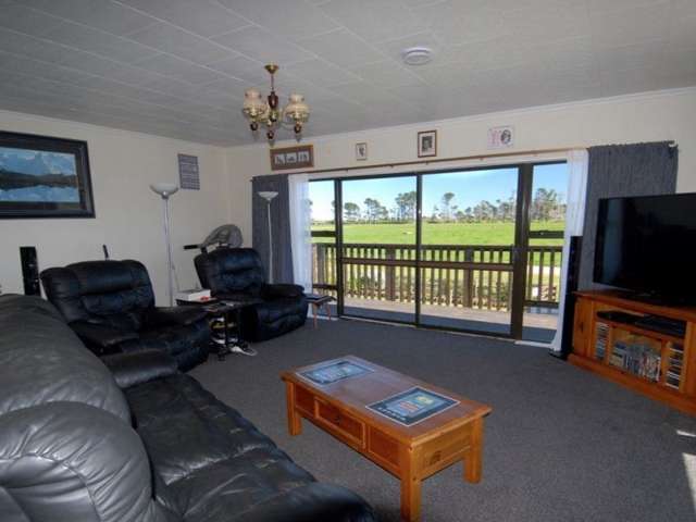 2 Wharf Road Karamea_4