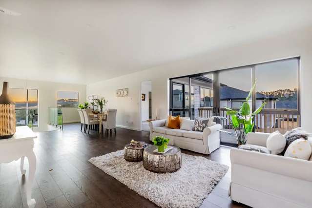 2 Celestial Crescent Orewa_1