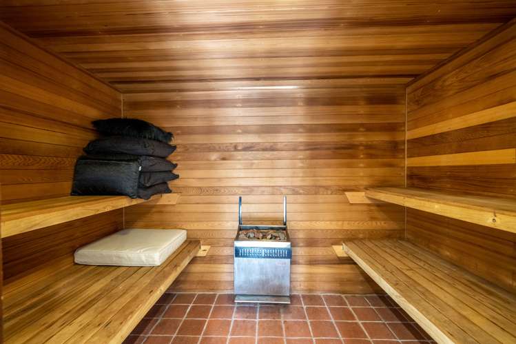 385 Queens Drive Windsor_23