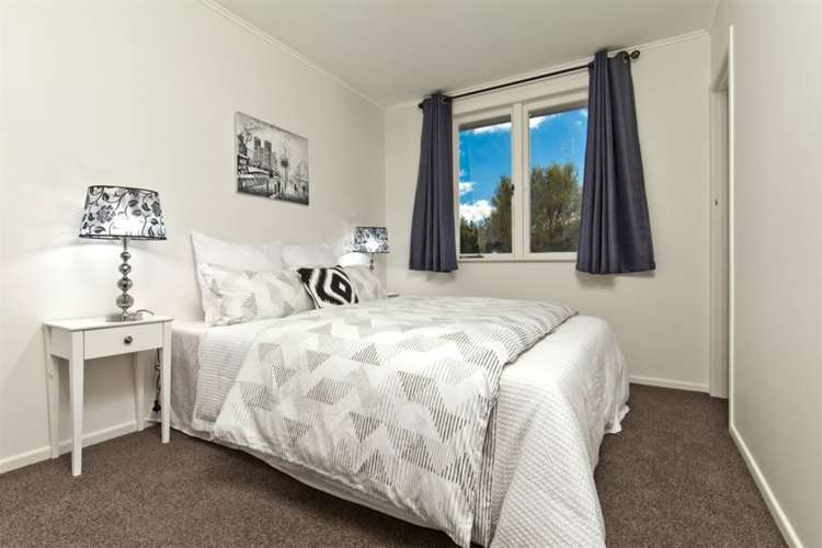 10 Cobham Crescent Kelston_11