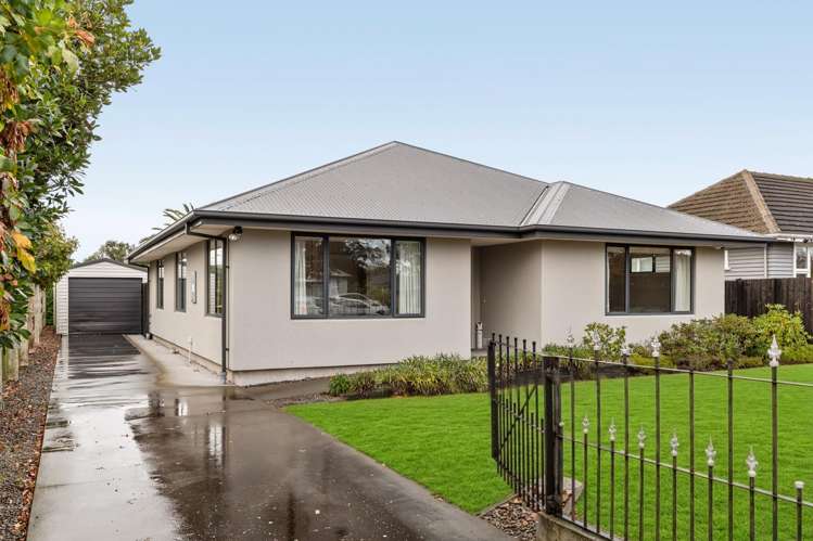241 Breezes Road Aranui_14