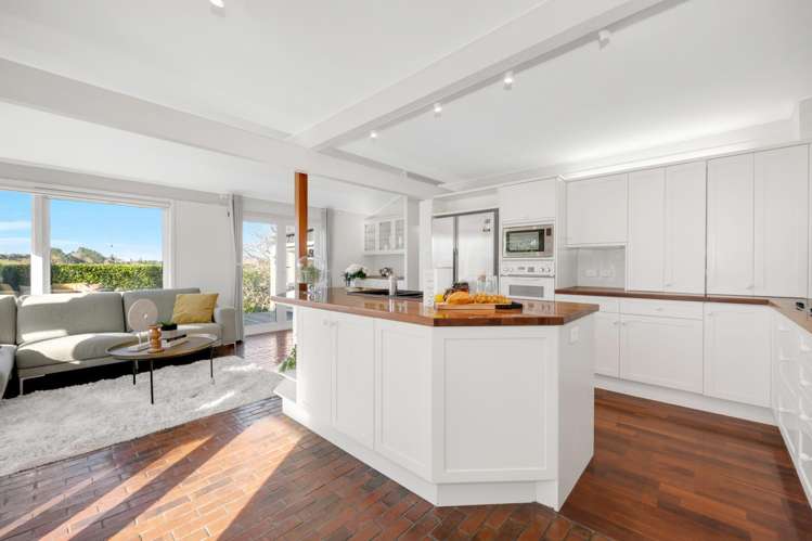 281 Point View Drive East Tamaki Heights_10