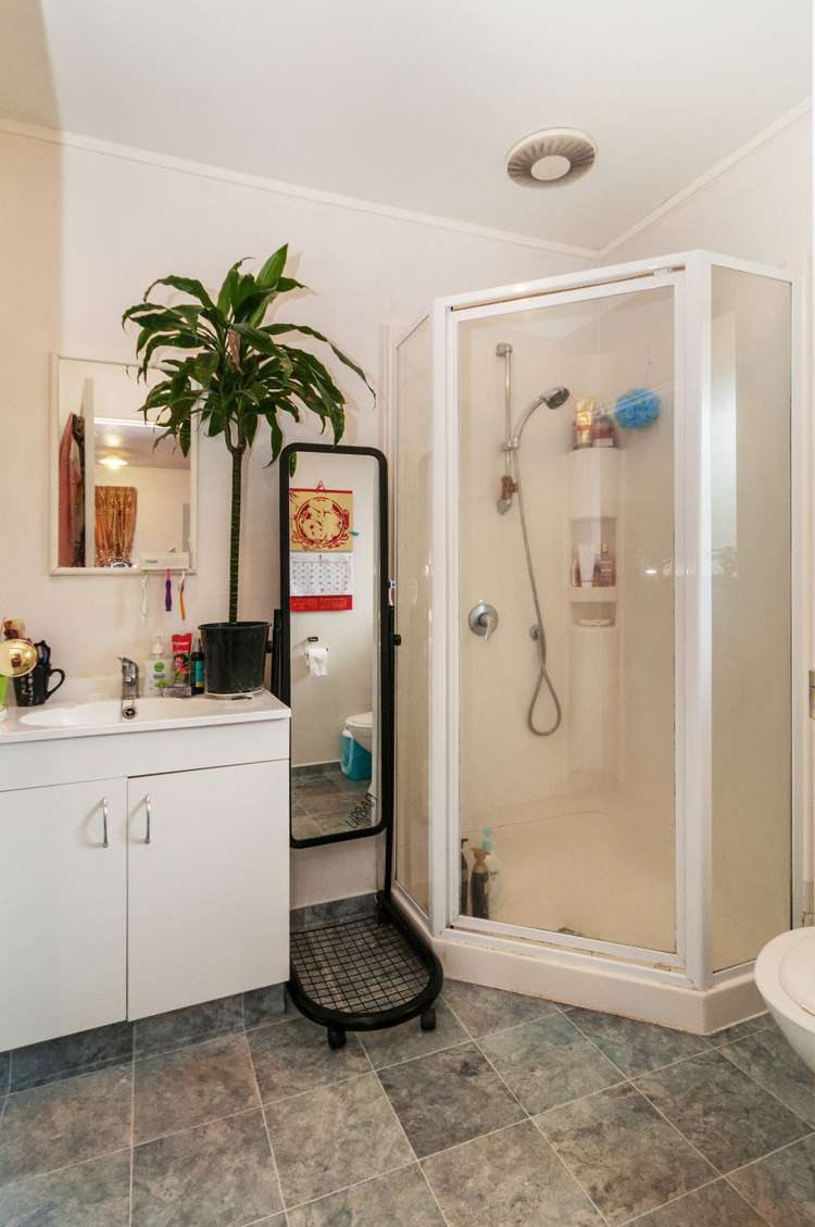 18 Walter Little Way Flat Bush_17