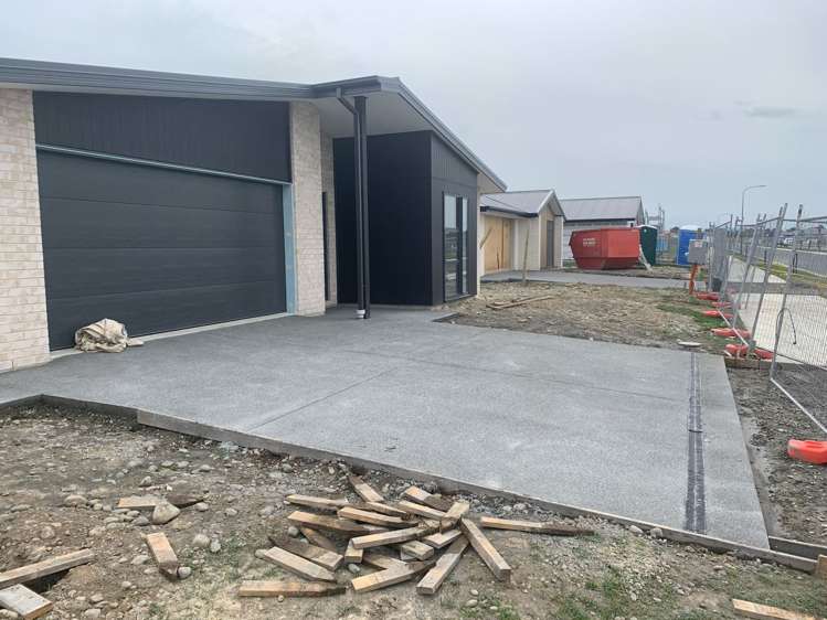 184 Faringdon Boulevard Rolleston_33