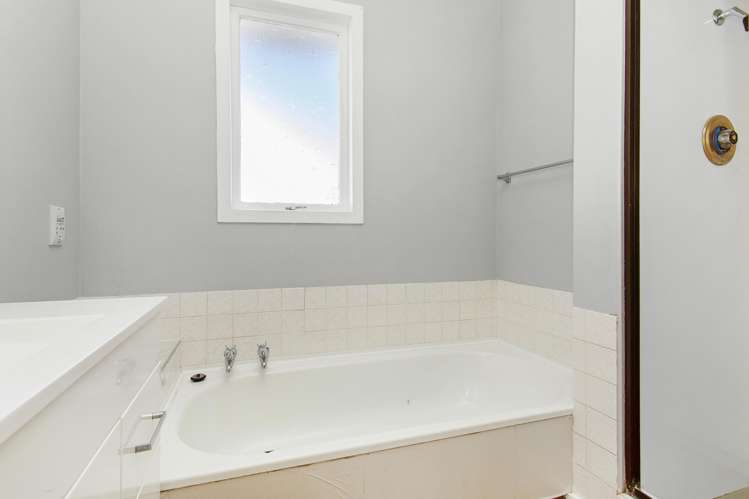 26 Momona Street Wainuiomata_14